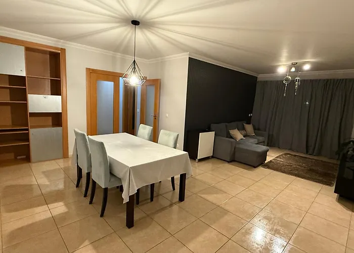 Casa De Ferias Lucena * Lourinhã